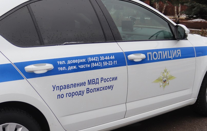 В Волгограде подросток на мопеде въехал в машину